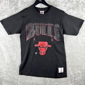Vintage Nutmeg Chicago Bulls Black Graphic T Shirt NBA Mens Large 90s USA